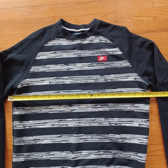 Vintage Nike Black and White Striped Crewneck Men's Medium - Picture 5 of 6
